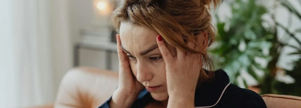 Κάθε αγχωτικός άνθρωπος στη ζωή μας, μας γερνάει κατά 9 μήνες σύμφωνα με νέα μελέτη