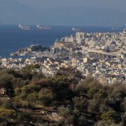 ΕΝΦΙΑ: Σοκ για τράπεζες και funds – Διπλάσιος φόρος στα κλειστά ακίνητα έως το 2028 – Το «πέναλτι» της στέγασης