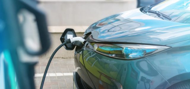 Κινούμαι Ηλεκτρικά III: Παράταση αιτήσεων – Πώς να πάρετε επιδότηση έως 9.000 ευρώ
