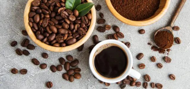 Καφεΐνη: Μια απρόσμενη επίδρασή της στον εγκέφαλο – Πώς σχετίζεται με τη μνήμη και τον ύπνο