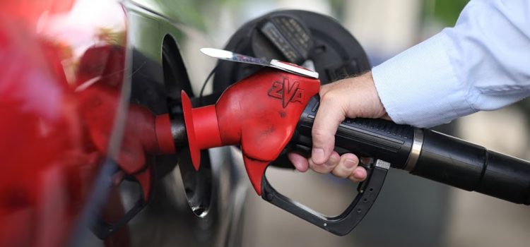Καύσιμα: Ποιοι Ευρωπαίοι μειώνουν τους φόρους – Ανάχωμα στην ενεργειακή κρίση