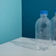 Πλαστικά μπουκάλια μετατρέπονται σε φάρμακο για τη νόσο του Πάρκινσον