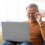 Έγκριση για πρώτη φορά κολλυρίου για την πρεσβυωπία