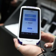 Έρχεται η ψηφιακή κάρτα στο Δημόσιο – Τα προβλήματα που πρέπει να ξεπεραστούν