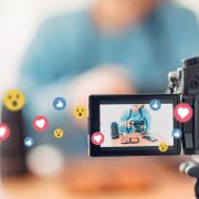 Η AI αλλάζει τα social media – Οι influencers ανησυχούν για το μέλλον τους