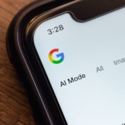 Google: Γιατί καταργεί AI λειτουργία αναζήτησης με «συμβουλές υγείας» από χρήστες