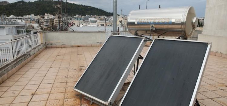 Δωρεάν αντλίες θερμότητας και ηλιακοί: Ποιοι μπαίνουν στο νέο Κοινωνικό Κλιματικό Ταμείο