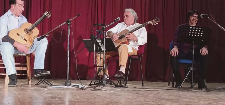 ΜΕΓΑΛΗ ΕΠΙΤΥΧΙΑ ΕΣΗΜΕΙΩΣΕ Η ΠΑΡΟΥΣΙΑΣΗ ΤΟΥ ΝΕΟΥ ΒΙΒΛΙΟΥ ΤΟΥ ΝΤΙΝΟΥ ΚΟΥΜΠΑΤΗ «ΩΔΗ ΣΕ ΕΠΙΓΕΙΟ ΑΓΓΕΛΟ»