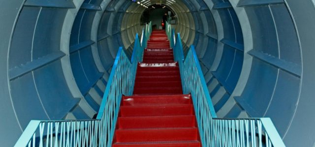 Π.Ε.Ν.Ε.Ν – Πανελλήνια Ένωση Ναυτών . ‘’Βουτιά’’ για εκατομμυριούχους σε βάθος 4.000 μέτρων στη θάλασσα