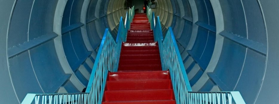 Π.Ε.Ν.Ε.Ν – Πανελλήνια Ένωση Ναυτών . ‘’Βουτιά’’ για εκατομμυριούχους σε βάθος 4.000 μέτρων στη θάλασσα