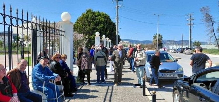 Καταγγελία για το περιστατικό στην αίθουσα Μπόγρη – Δημαρχείο Σαλαμίνας