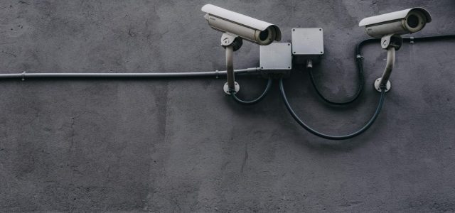 Κάμερα στο σπίτι; Πότε κινδυνεύετε με πρόστιμο και φυλάκιση – Τι να προσέξετε