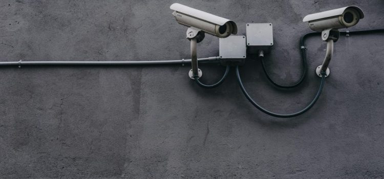 Κάμερα στο σπίτι; Πότε κινδυνεύετε με πρόστιμο και φυλάκιση – Τι να προσέξετε