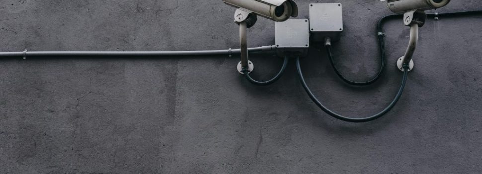 Κάμερα στο σπίτι; Πότε κινδυνεύετε με πρόστιμο και φυλάκιση – Τι να προσέξετε