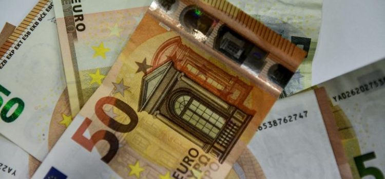 Αρση κατασχέσεων και 72 δόσεις: «Δεύτερη ευκαιρία» για χρέη και οφειλές