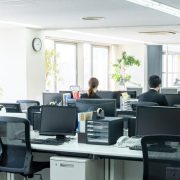 Γιατί 8 στους 10 επαγγελματίες επιλέγουν χαμηλές εισφορές; Tι σημαίνει για τη σύνταξή τους