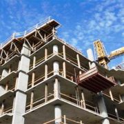 Ακριβαίνει κι άλλο η οικοδομή – Νέο «κύμα» αυξήσεων στα υλικά λόγω πολέμου