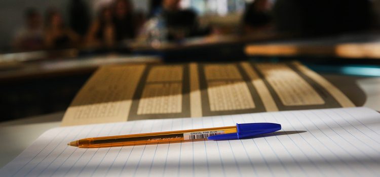 Στην τελική ευθεία για τις εξετάσεις: Πότε κλείνουν τα σχολεία και πότε ξεκινούν οι Πανελλαδικές