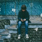 Απαγόρευση social media για ανήλικους. Πώς θα εφαρμοστεί, αυστηρές οι κυρώσεις