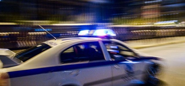 Σαλαμίνα: Περιπολικό παρέσυρε 12χρονη έξω από δημοτικό σχολείο – Νοσηλεύεται μετά από χειρουργείο