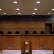 Δικαστική νίκη για δύο συμβασιούχους ΔΥΠΑ 55+ στο δήμο Σαλαμίνας