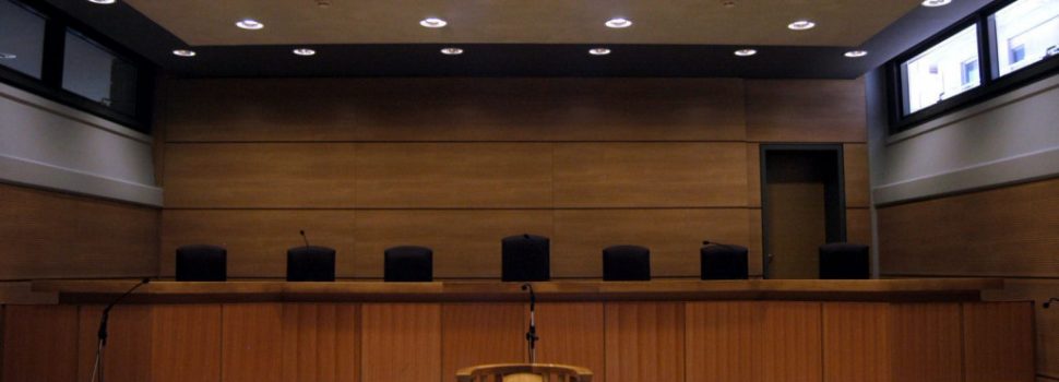 Δικαστική νίκη για δύο συμβασιούχους ΔΥΠΑ 55+ στο δήμο Σαλαμίνας