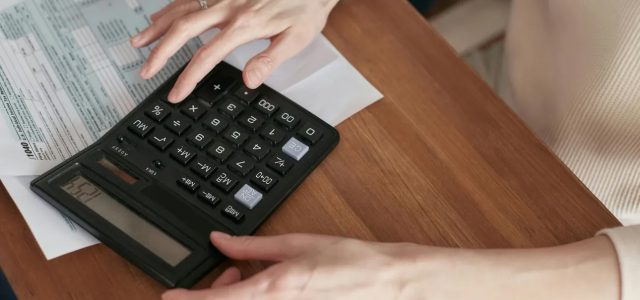 «Ραβασάκια» σε 12.000 φορολογούμενους για αδήλωτα εισοδήματα: Ποιους αφορούν