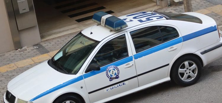 Σαλαμίνα: ΕΔΕ για την παράσυρση της 12χρονης από περιπολικό – Συνελήφθη ο οδηγός