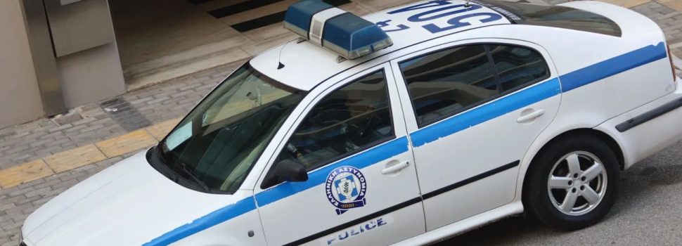 Σαλαμίνα: ΕΔΕ για την παράσυρση της 12χρονης από περιπολικό – Συνελήφθη ο οδηγός