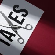 Μισός φόρος για όσους επιστρέψουν στην Ελλάδα και δουλέψουν στο Δημόσιο