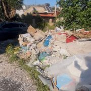 Το κατηγορώ των ανύπαρκτων για τα σκουπίδια των ασυνείδητων πολιτών.