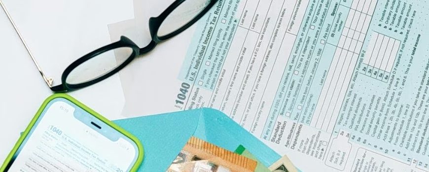 ΑΑΔΕ: Τι ψάχνει στα εισοδήματα από το εξωτερικό
