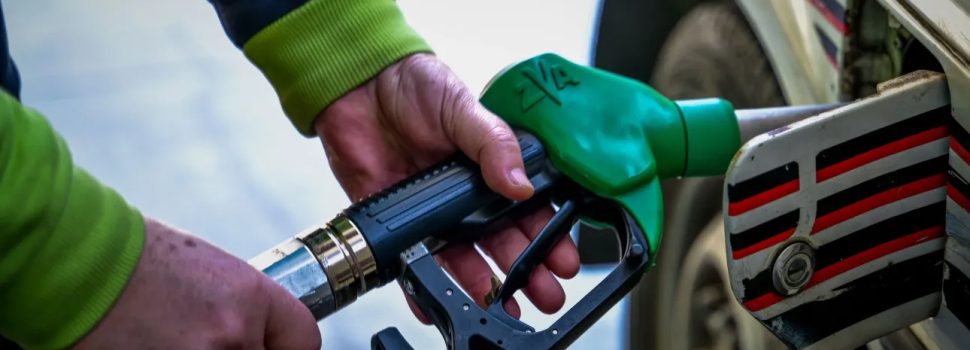 Ποια ευρωπαϊκή χώρα φορολογεί περισσότερο τη βενζίνη – Η θέση της Ελλάδας