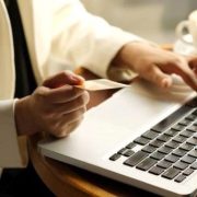 Online αγορές: Πού μοιάζουν, πού διαφέρουν και τι αγοράζουν οι τρεις γενιές των Ελλήνων καταναλωτών