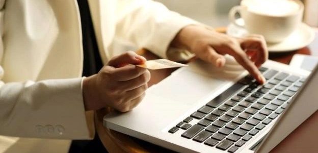 Online αγορές: Πού μοιάζουν, πού διαφέρουν και τι αγοράζουν οι τρεις γενιές των Ελλήνων καταναλωτών