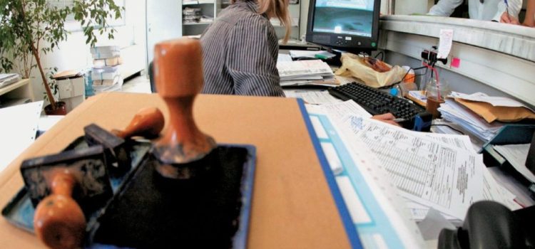 Δημόσιο: Έκθεση “φωτιά” της ΕΑΔ: 1.594 υπάλληλοι σε υποθέσεις με ποινικό σκέλος & 91 οριστικές παύσεις